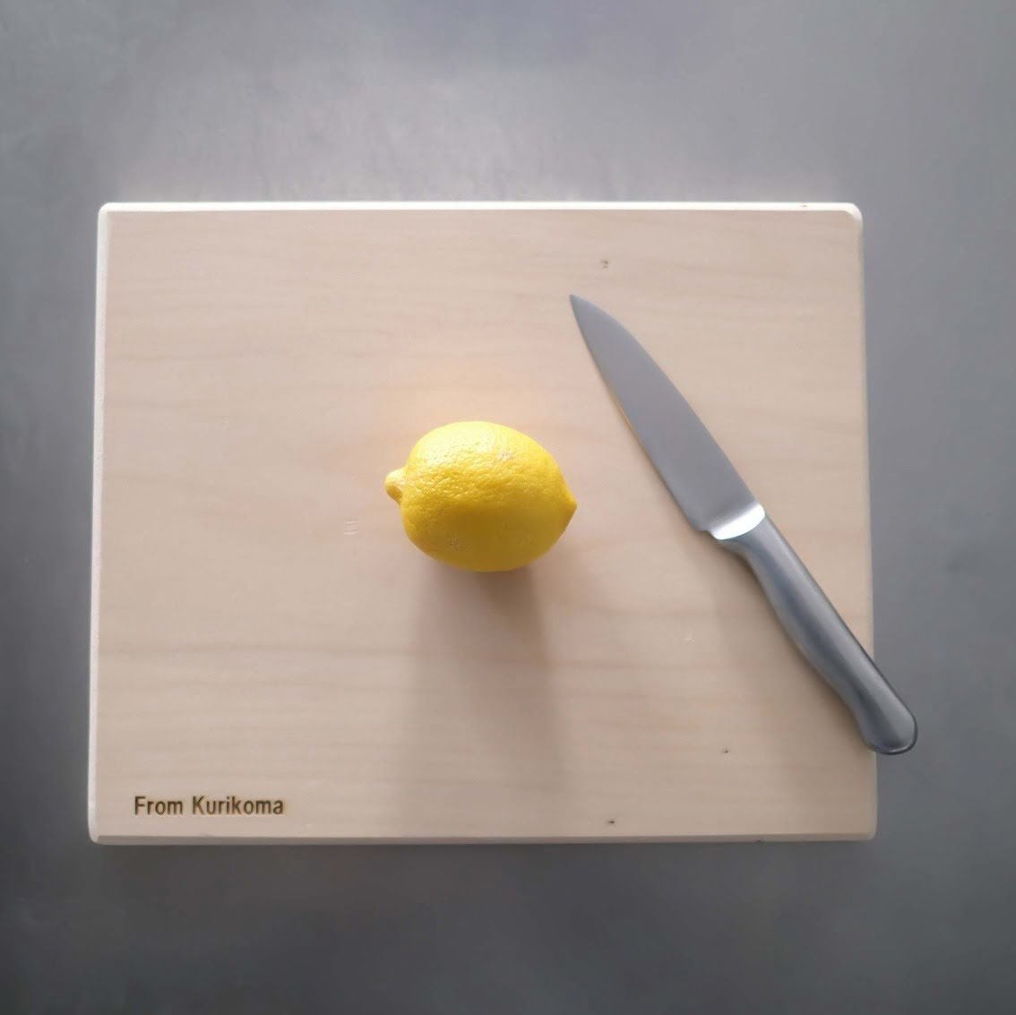 A long-lasting cutting board (Size M)